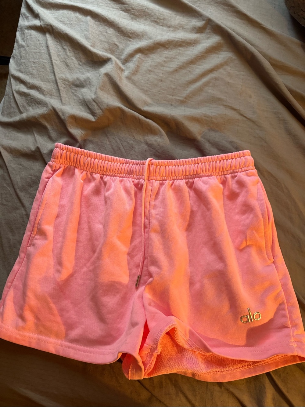 ALO Yoga Sweet Pink Shorts size medium